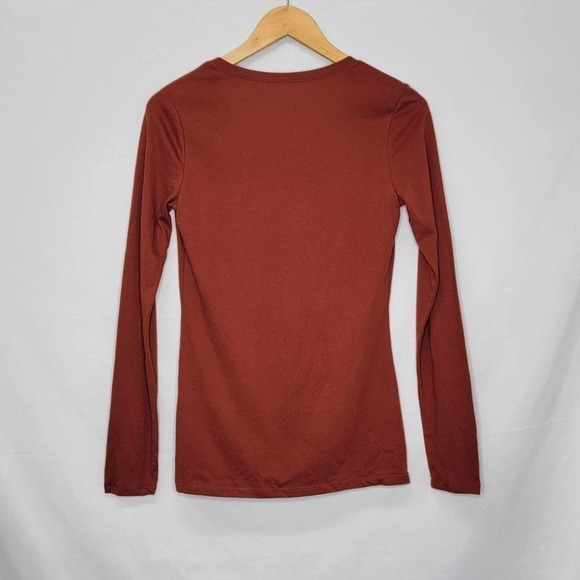 No Boundaries Rust Color Red Long Sleeve Under - Picture 8 of 9